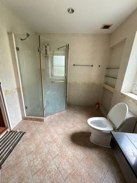 4 卧室 联排别墅 出租 在  - Image 2