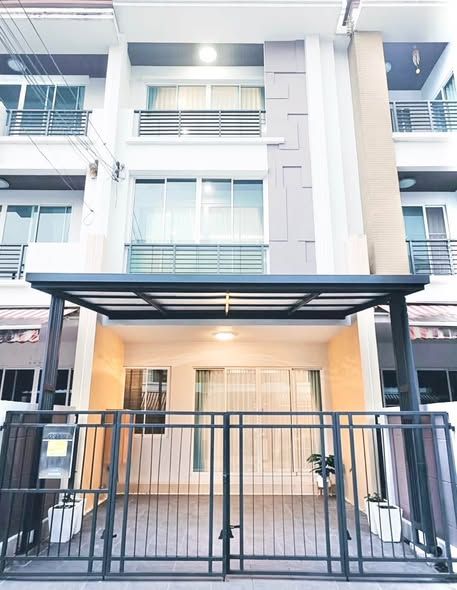 Baan Klang Muang S-Sense Onnuch-Wongwan - Image 8