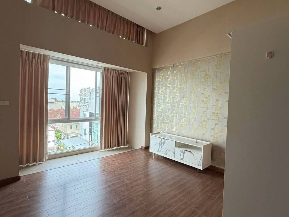 1 卧室 联排别墅 出租 在  - Image 1