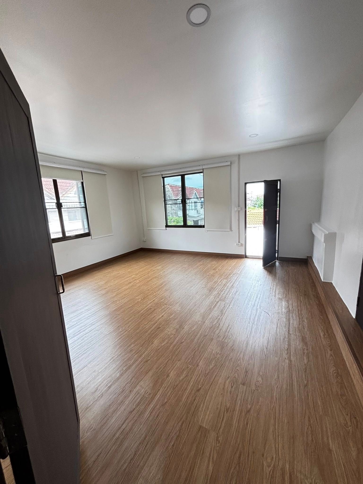 5 卧室 独立房屋 出租 在  - Image 3