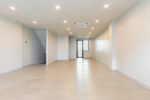 1 Bedroom Townhouse For Rent in Hua Mak, Bang Kapi, Bangkok - Image 4