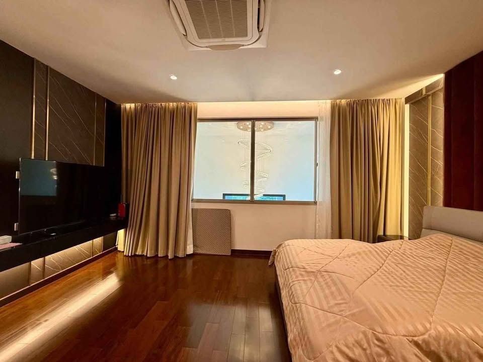 5 卧室 独立房屋 出租 在  - Image 2