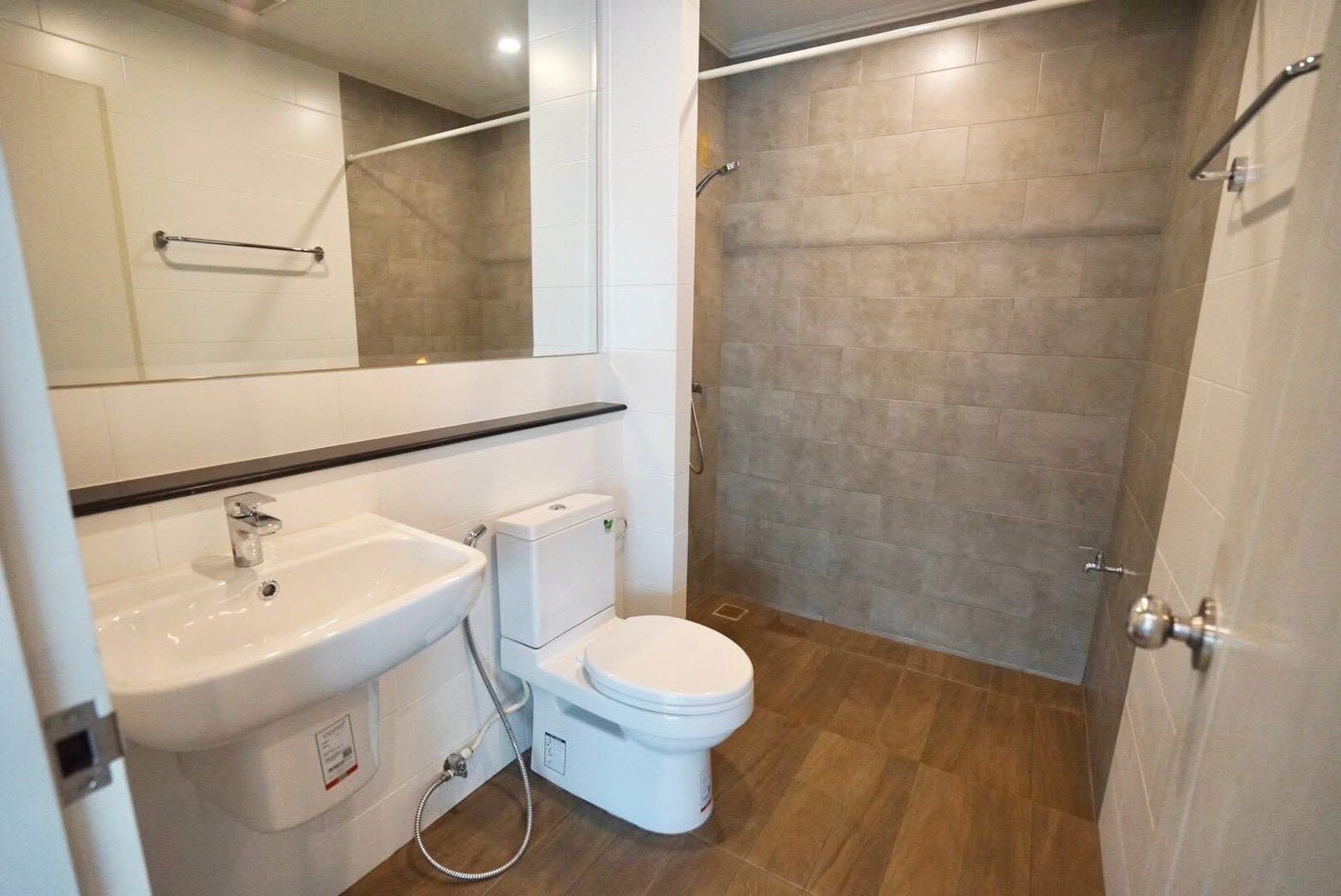 4 卧室 独立房屋 出租 在  - Image 6