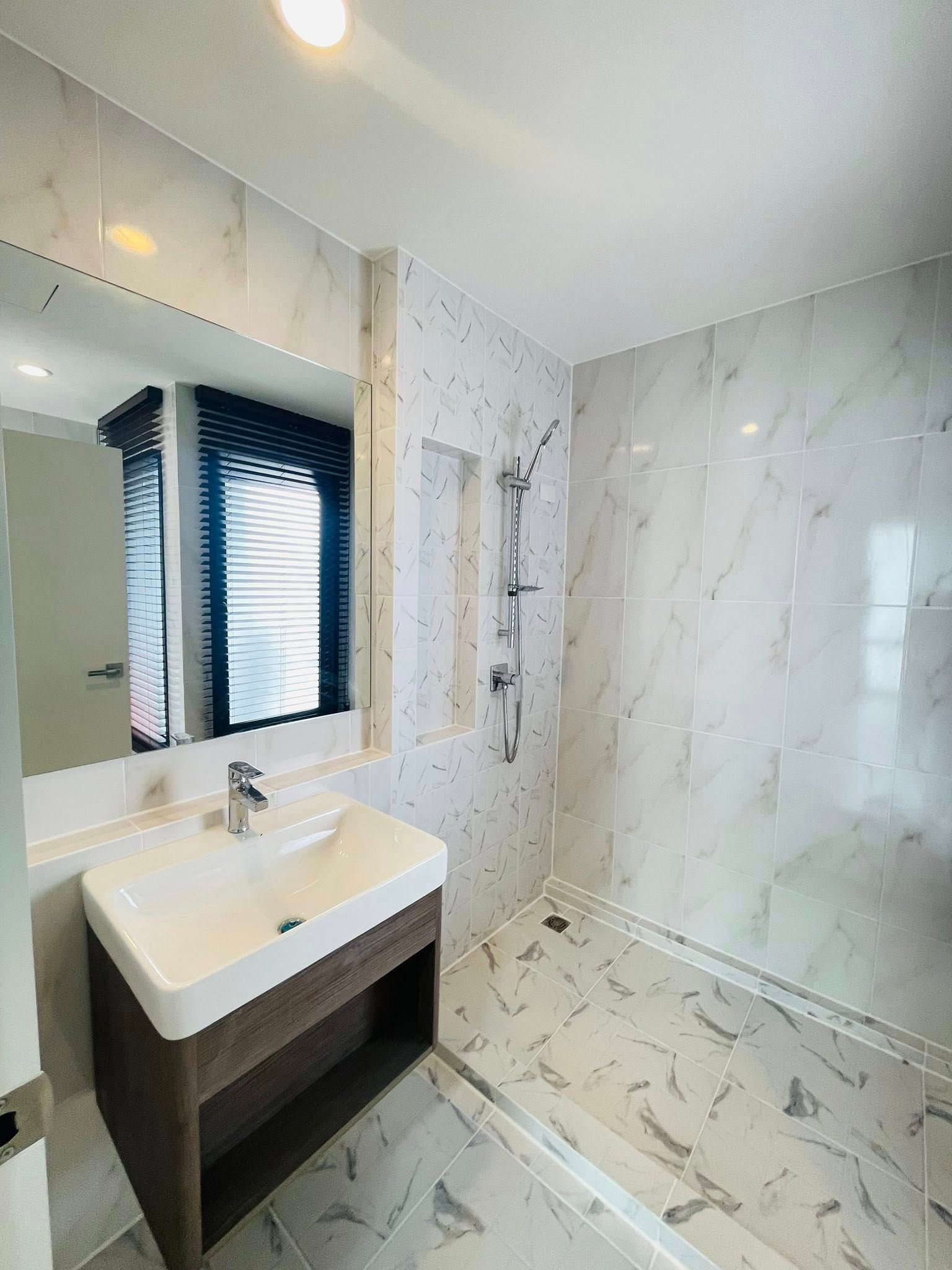 3 卧室 联排别墅 出租 在  - Image 4