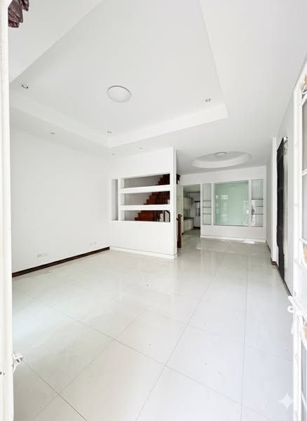 4 卧室 联排别墅 出租 在  - Image 9