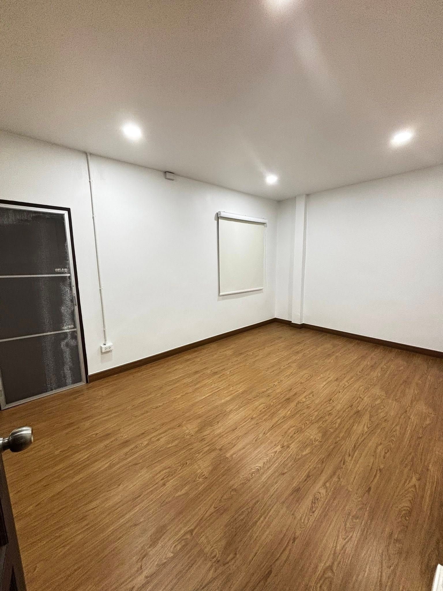 5 卧室 独立房屋 出租 在  - Image 7