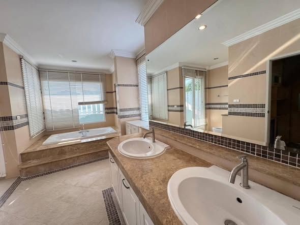 uploads/224782b1-cf00-4933-b11b-a670474fdf77/69224605-c25c-4fbd-b5c5-d9db2886dffe