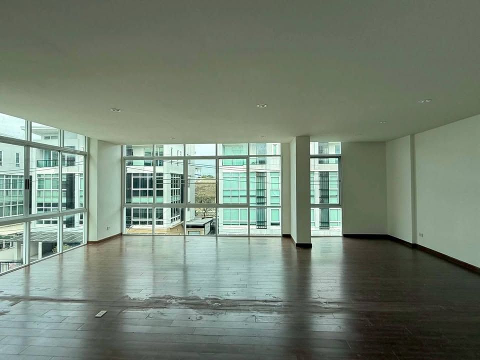 1 卧室 联排别墅 出租 在  - Image 9