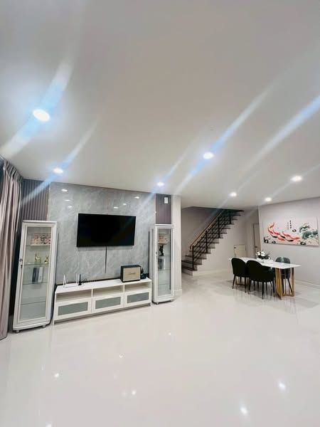 4 卧室 独立房屋 出租 在  - Image 15