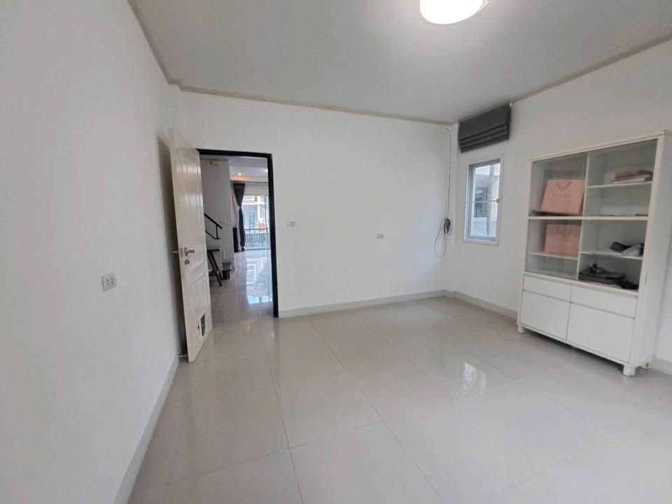 4 卧室 独立房屋 出租 在  - Image 11