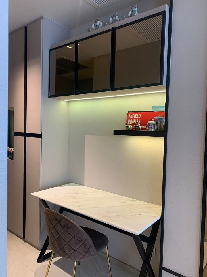 Ashton Silom - Image 10