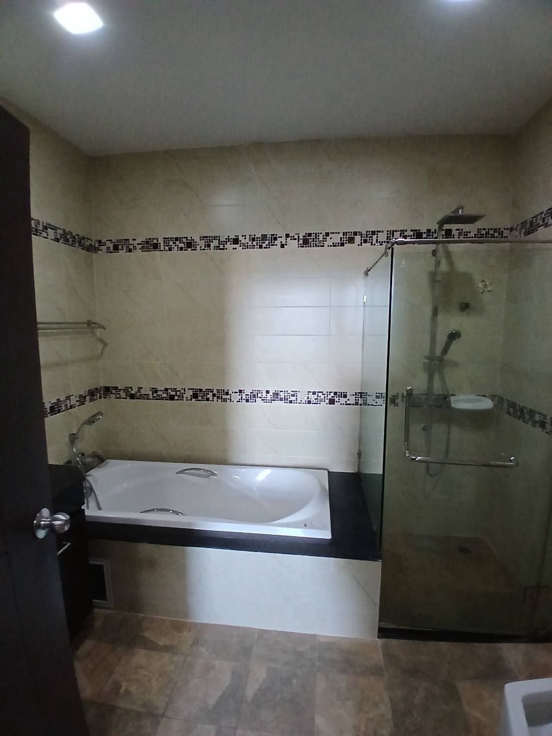 2 卧室 公寓 出租 在  - Image 10