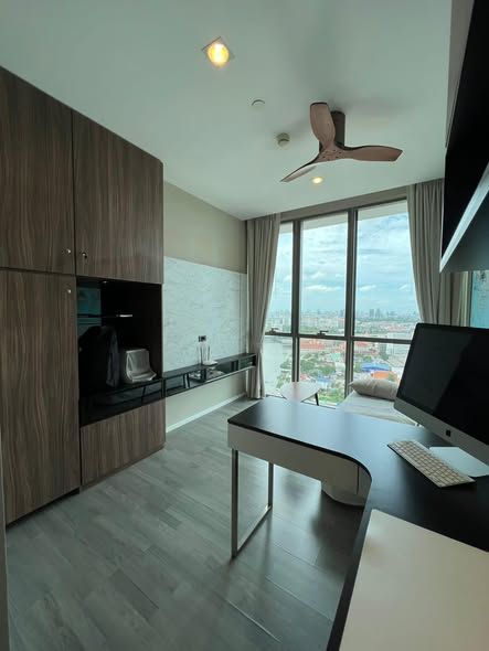 333 Riverside - Image 17