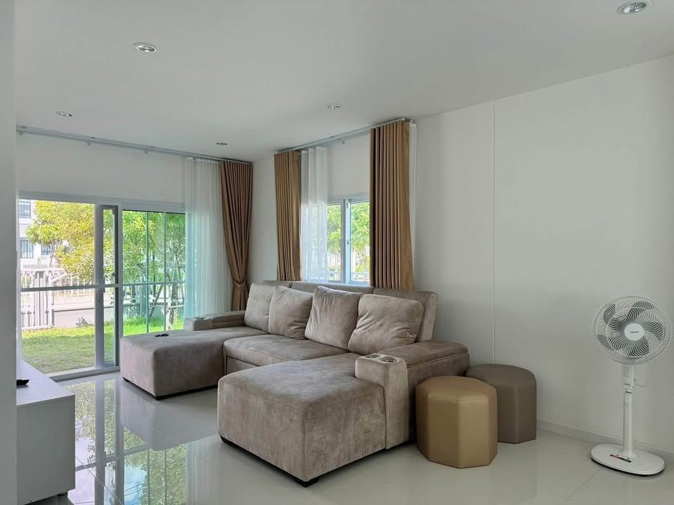 4 Bedroom House For Rent in Bang Pu, Mueang Samut Prakan, Samut Prakan - Image 1