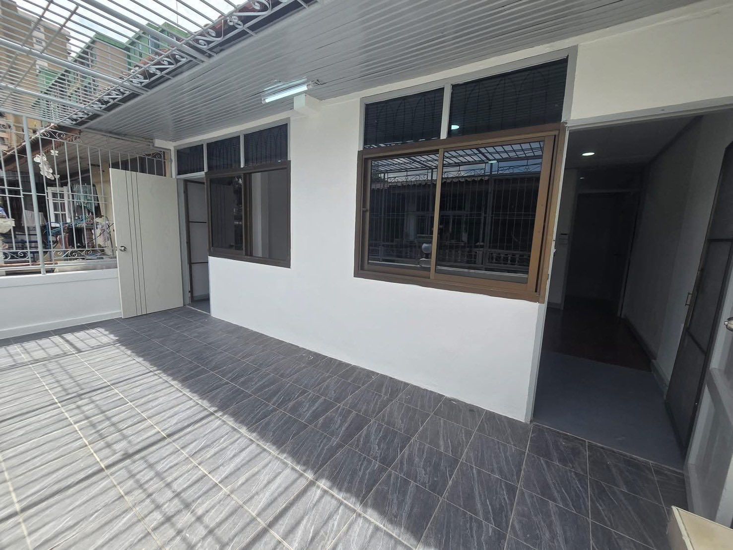 3 Bedroom House For Sale in Huai Khwang, Huai Khwang, Bangkok - Image 9
