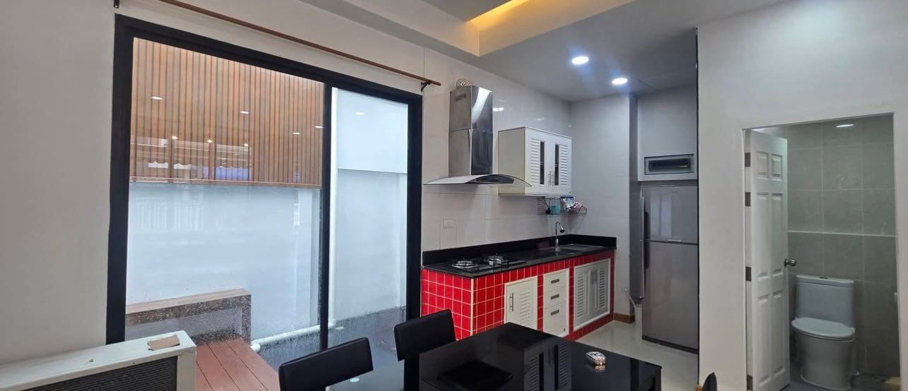 Sarin Wiz Sukhumvit 107 - Image 3