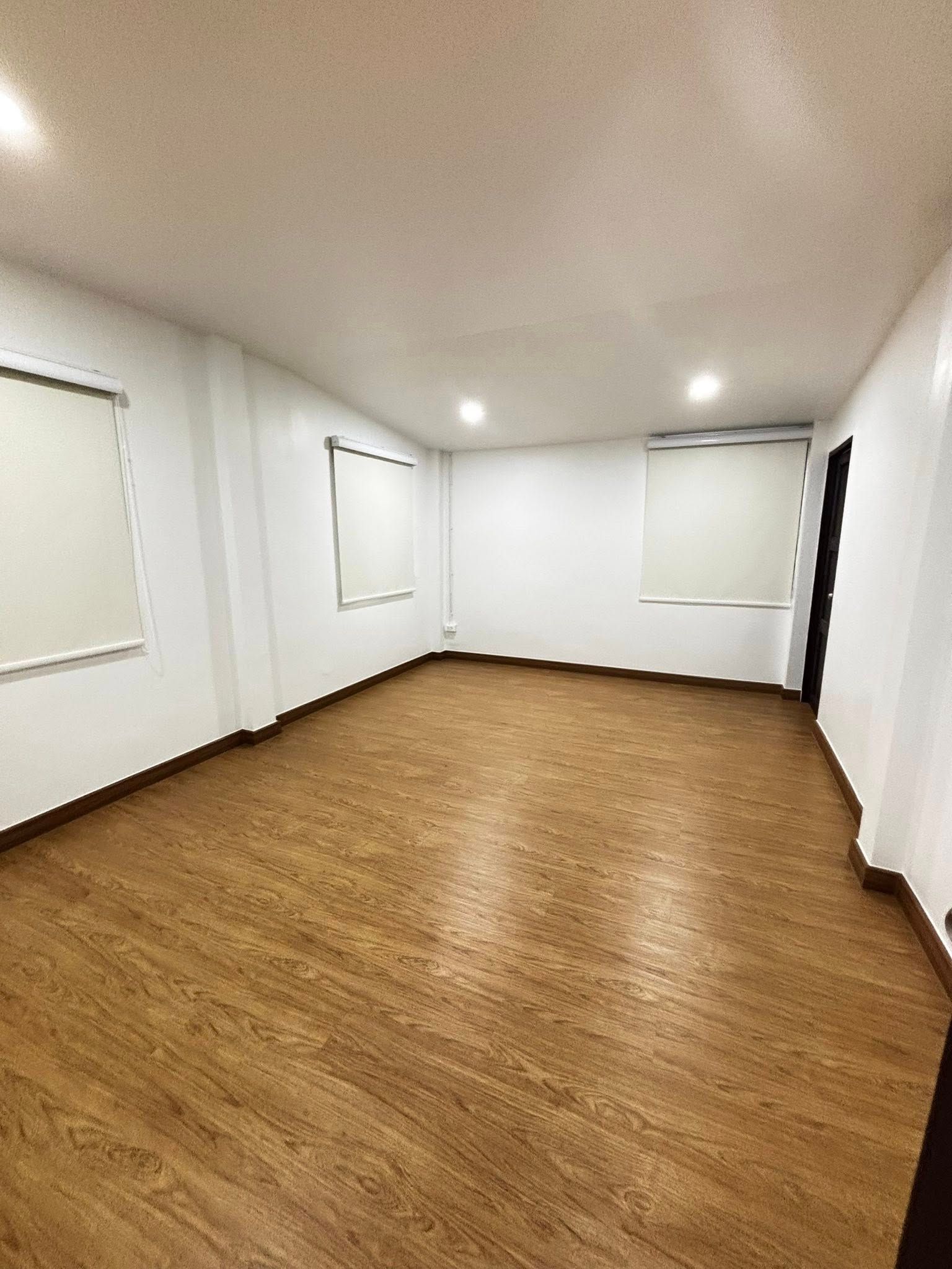 5 卧室 独立房屋 出租 在  - Image 9