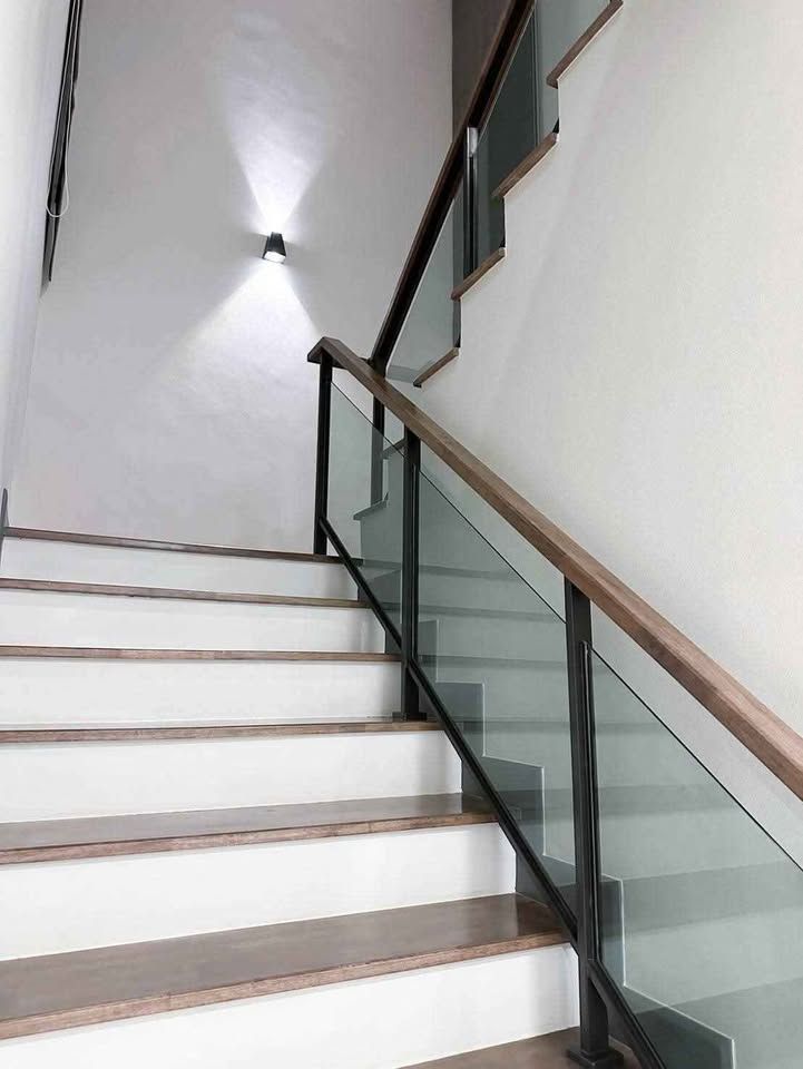 uploads/224782b1-cf00-4933-b11b-a670474fdf77/82a65ee0-871a-49db-8516-75f3e5b7fb63