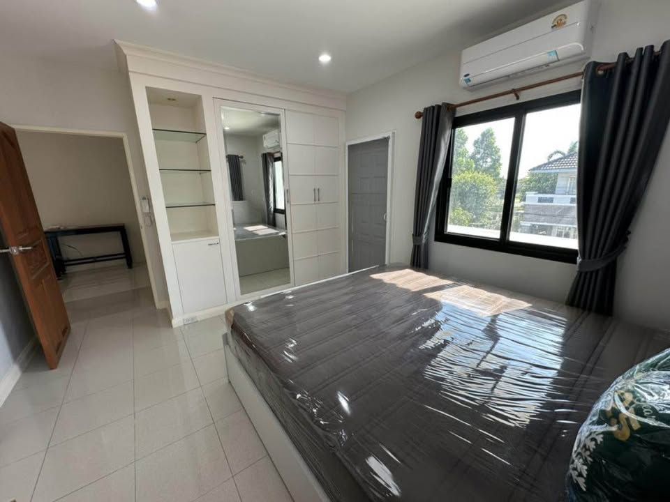 4 Bedroom House For Rent in Min Buri, Min Buri, Bangkok - Image 3