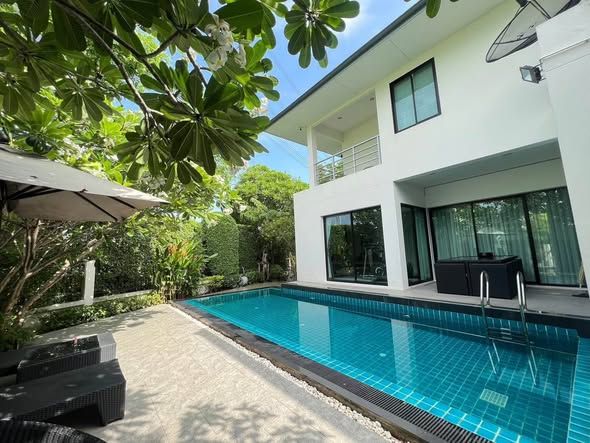 Blue Lagoon 2 - Image 18