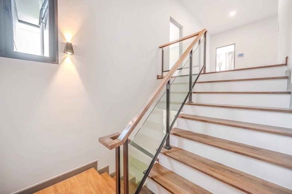 uploads/224782b1-cf00-4933-b11b-a670474fdf77/8e1cc783-04f6-4669-a716-c5299a2fb0f9