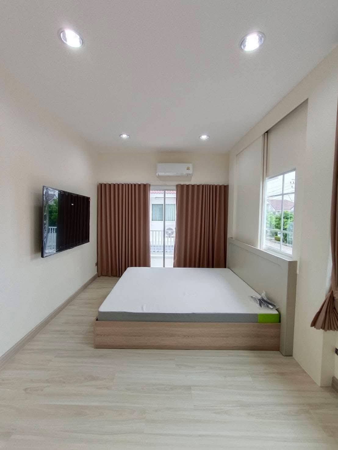 3 卧室 独立房屋 出租 在  - Image 2