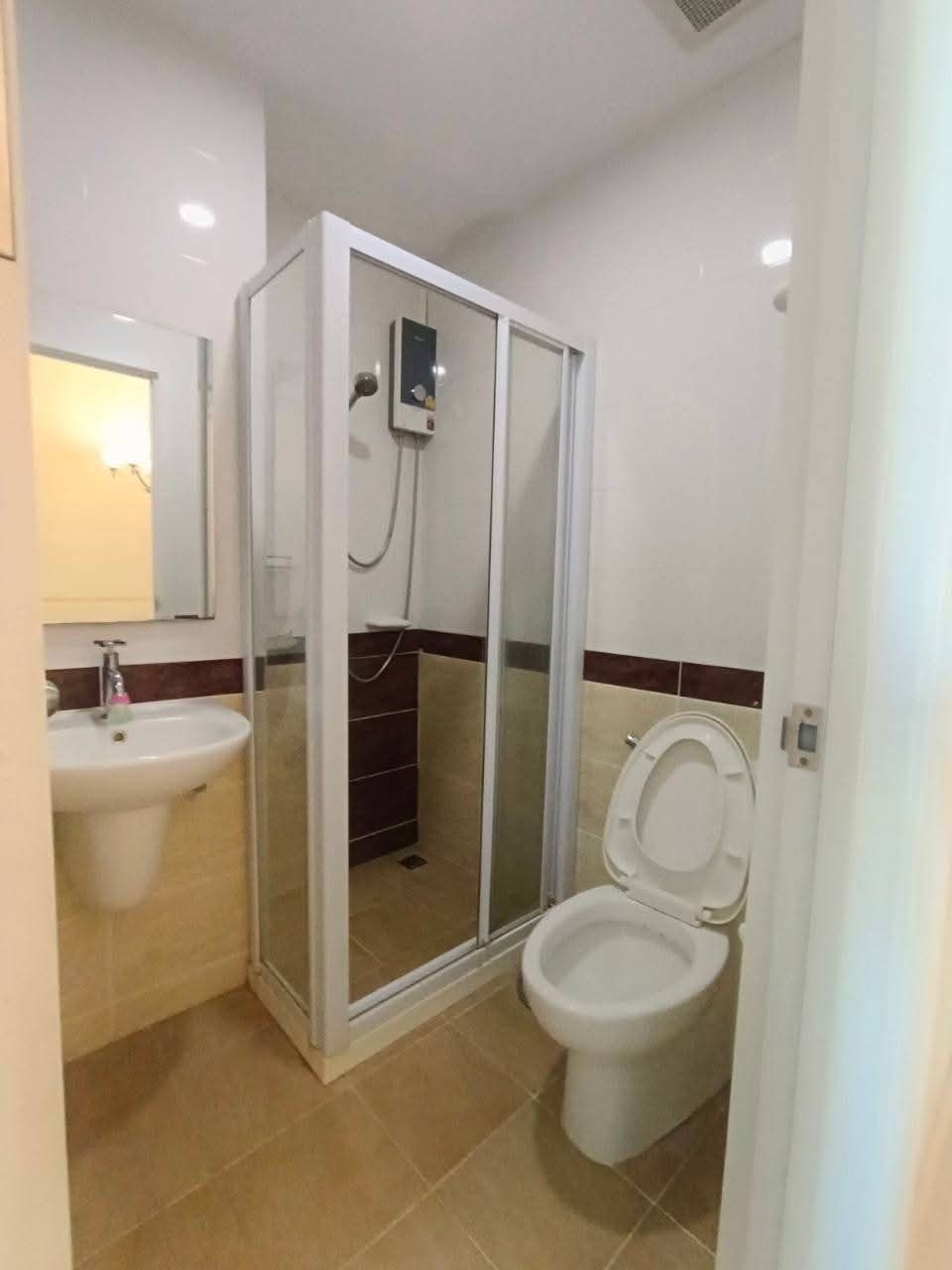 4 Bedroom House For Sale in Saphan Sung, Saphan Sung, Bangkok - Image 4