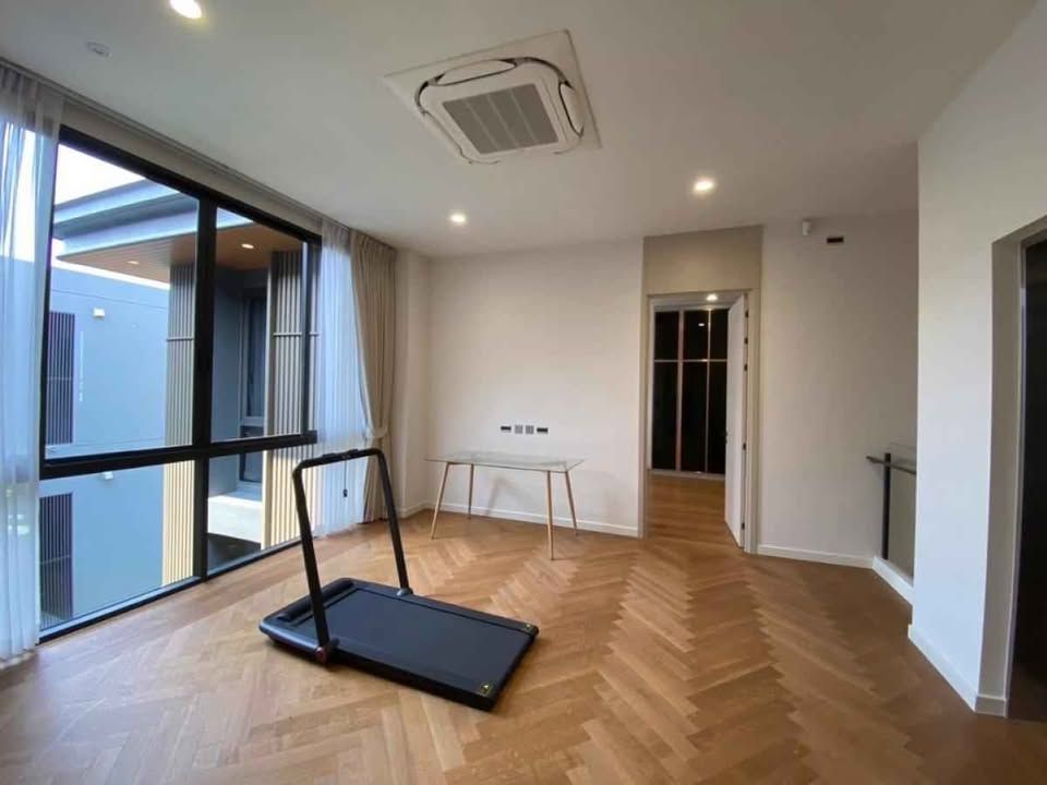 5 卧室 独立房屋 出租 在  - Image 13