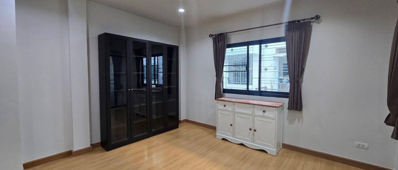 Sarin Wiz Sukhumvit 107 - Image 12