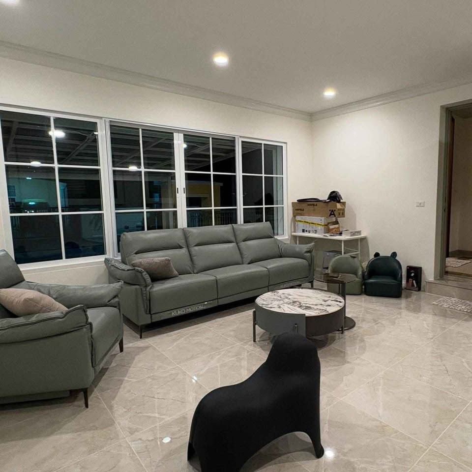 โกลเด้น นครา - Image 1