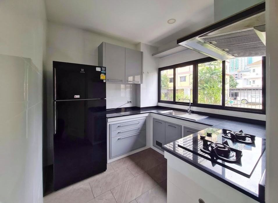 uploads/224782b1-cf00-4933-b11b-a670474fdf77/978850de-aeec-4e23-860f-34c1ad8c7c6a