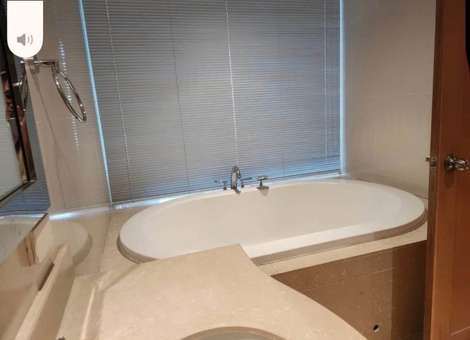 The Empire Place - Image 5