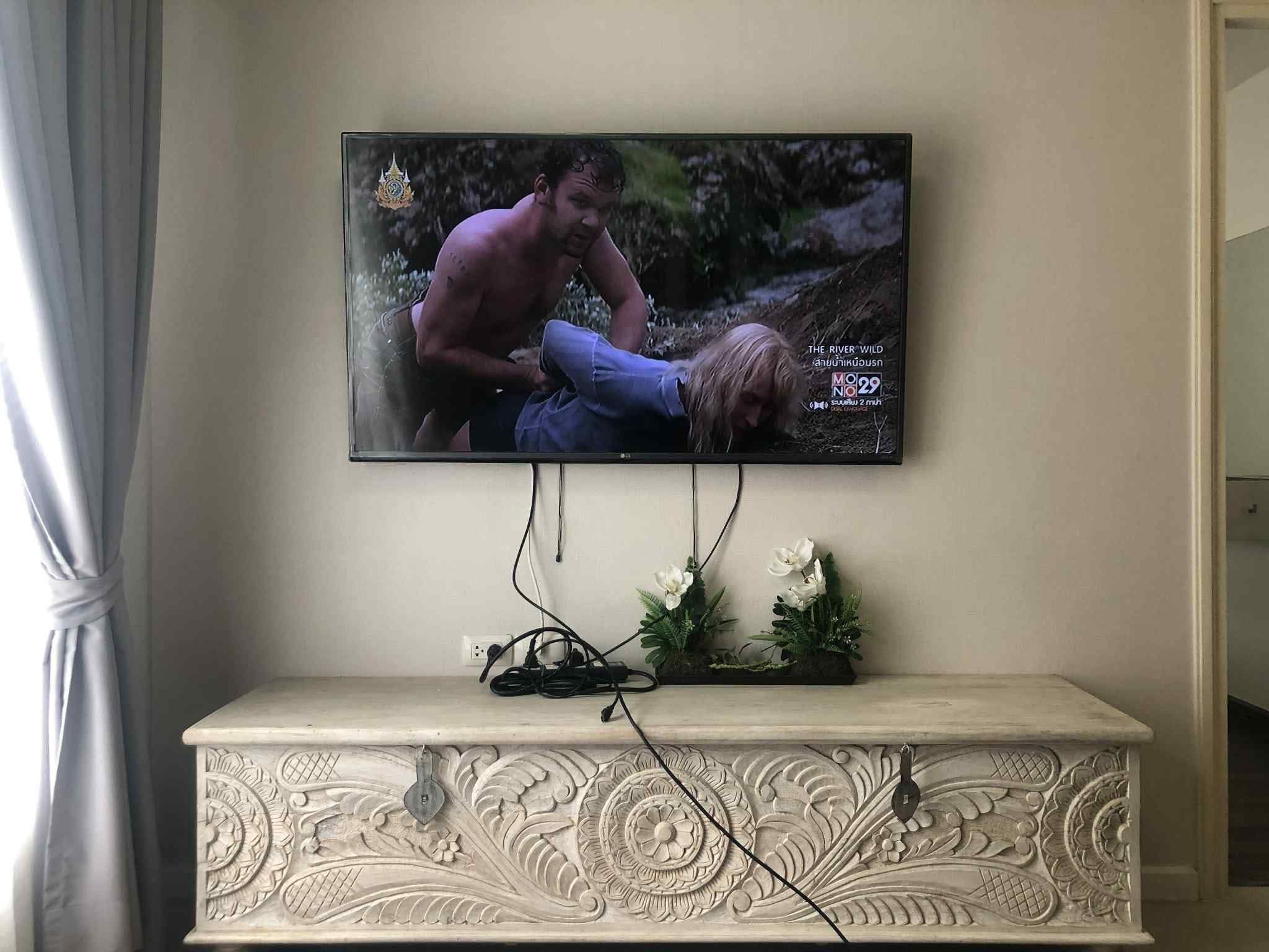 D VIENG Santitham - Image 3