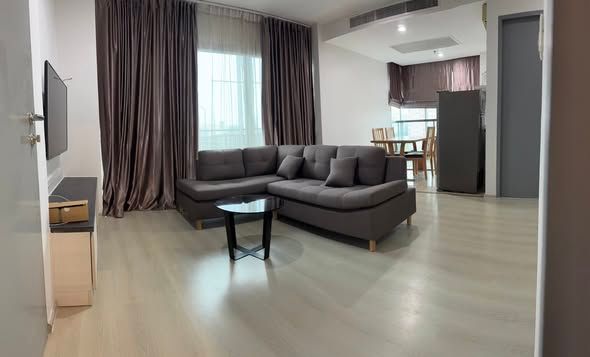 Life Ratchadapisek - Image 2