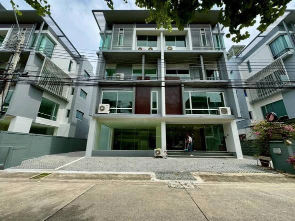 บี สแควร์ พระราม 9-เหม่งจ๋าย - Image 1