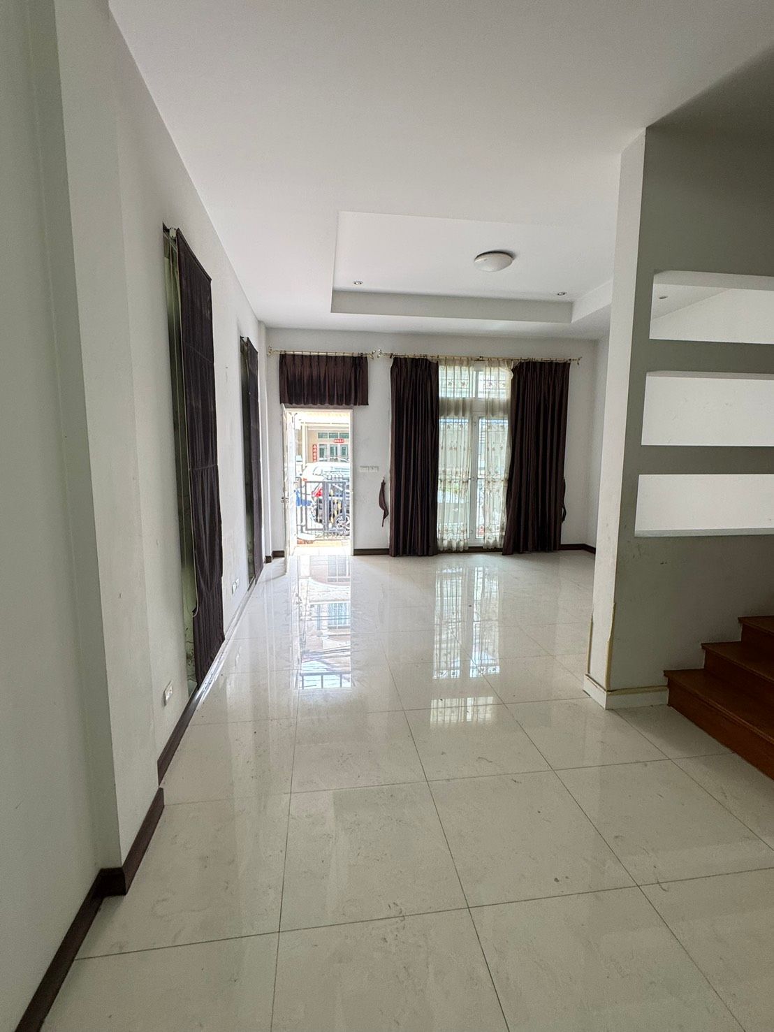 4 卧室 联排别墅 出租 在  - Image 8