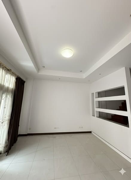 4 卧室 联排别墅 出租 在  - Image 11