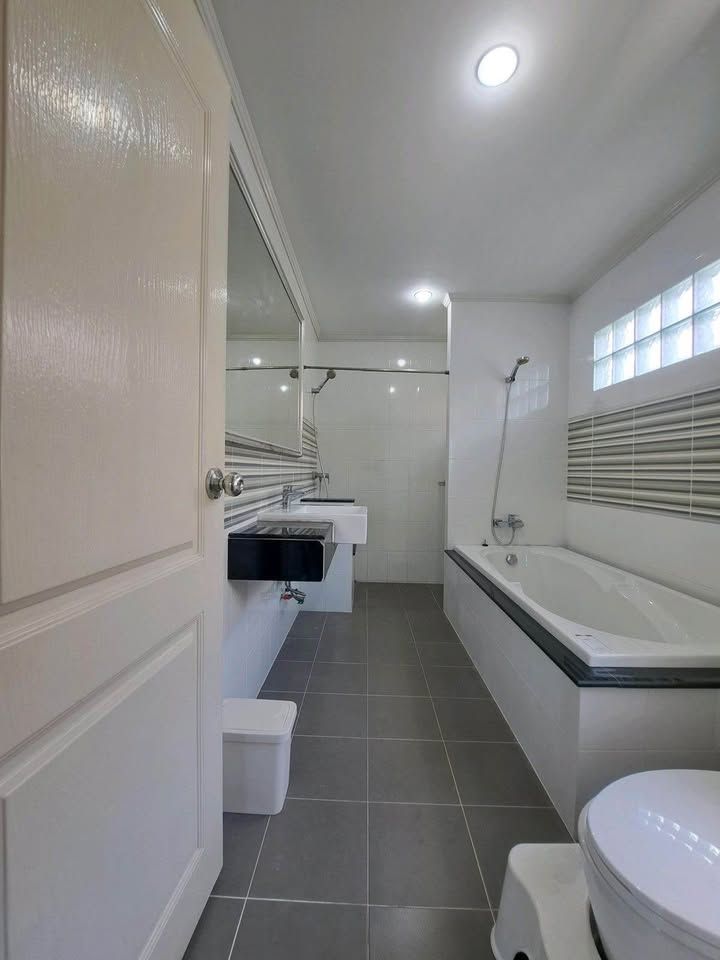 4 卧室 独立房屋 出租 在  - Image 6