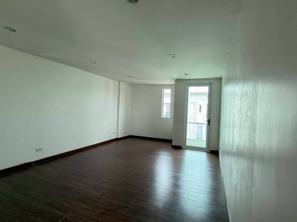 1 卧室 联排别墅 出租 在  - Image 15