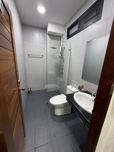 4 卧室 独立房屋 出租 在  - Image 5