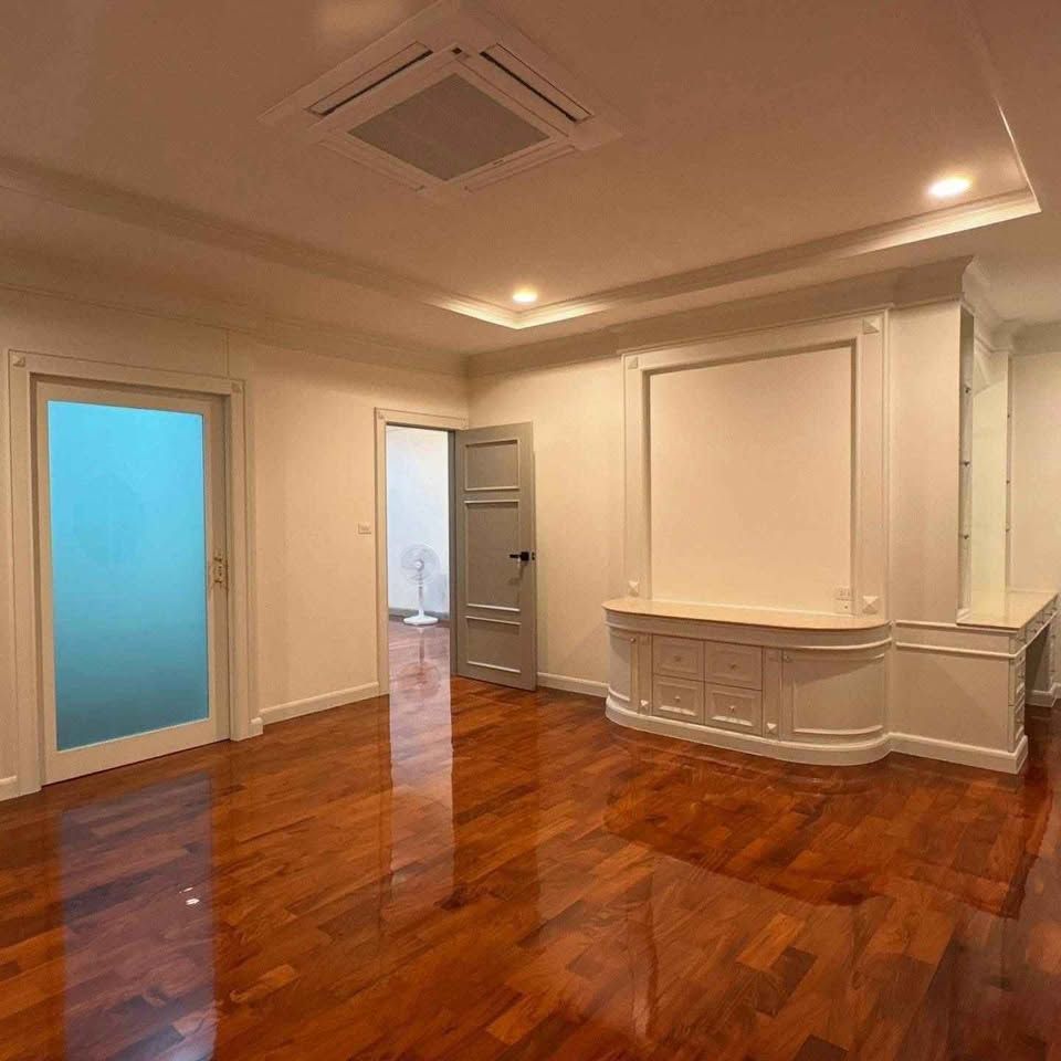 โกลเด้น นครา - Image 10