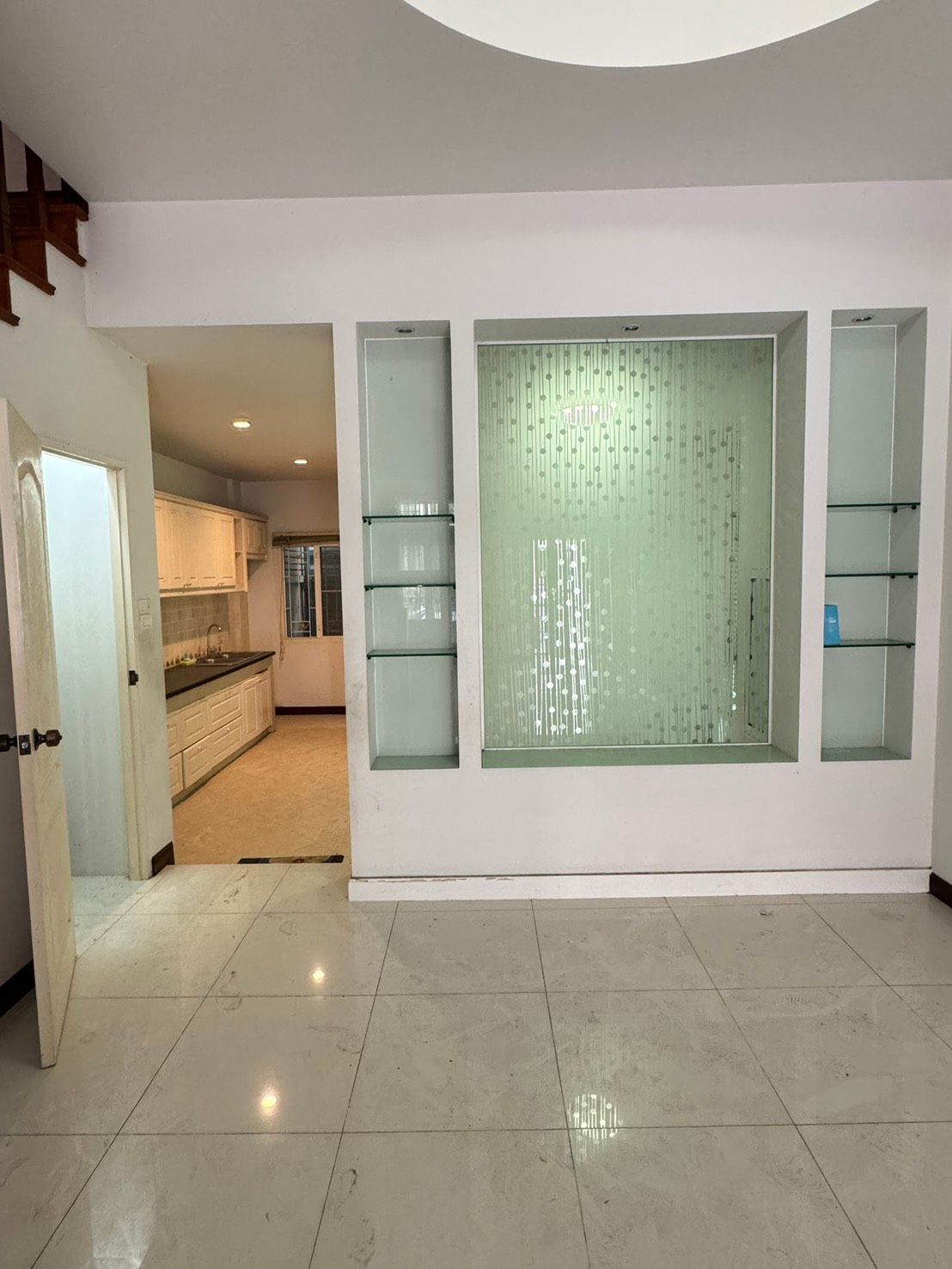 4 卧室 联排别墅 出租 在  - Image 4