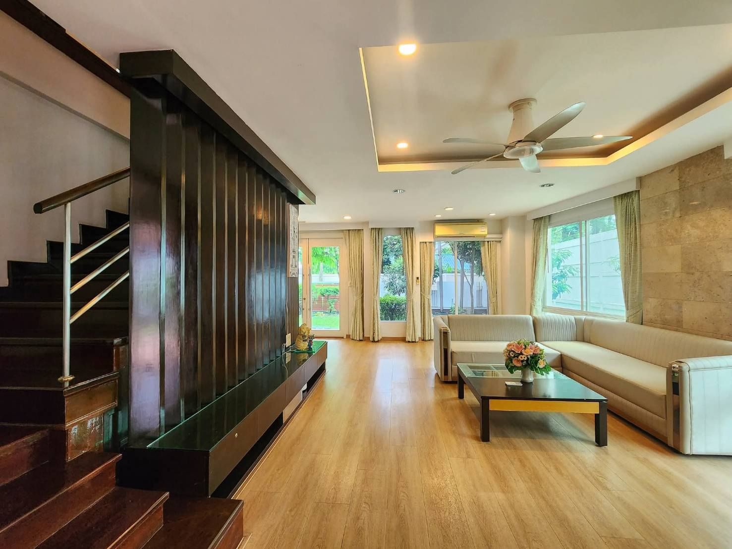 3 卧室 独立房屋 出租 在  - Image 1