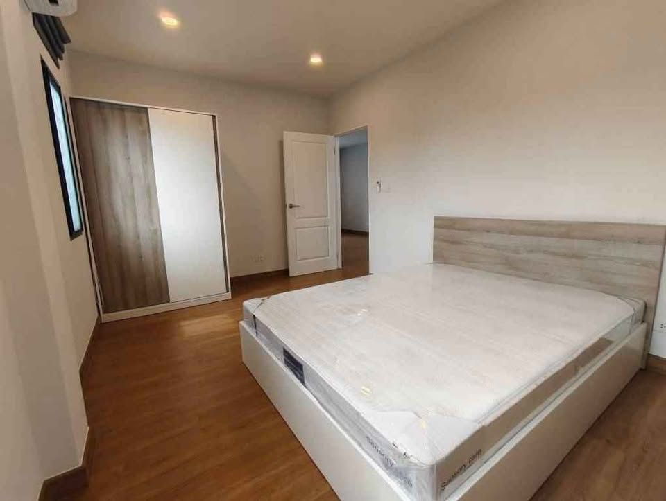 4 卧室 独立房屋 出租 在  - Image 3