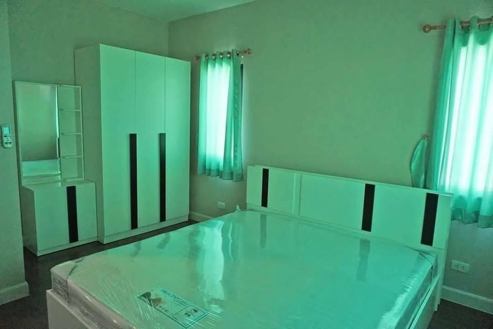 4 卧室 独立房屋 出售 在  - Image 2