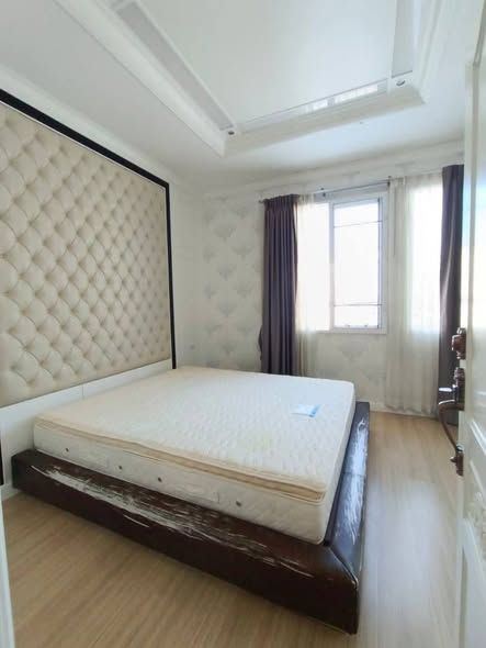 4 Bedroom House For Sale in Saphan Sung, Saphan Sung, Bangkok - Image 2