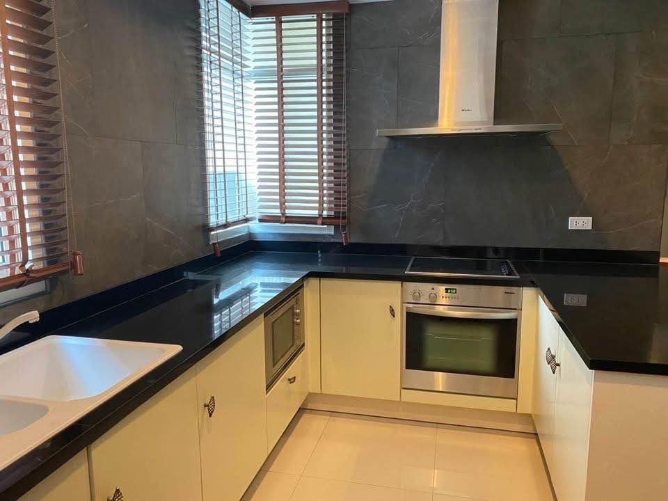 3 卧室 公寓 出租 在  - Image 11