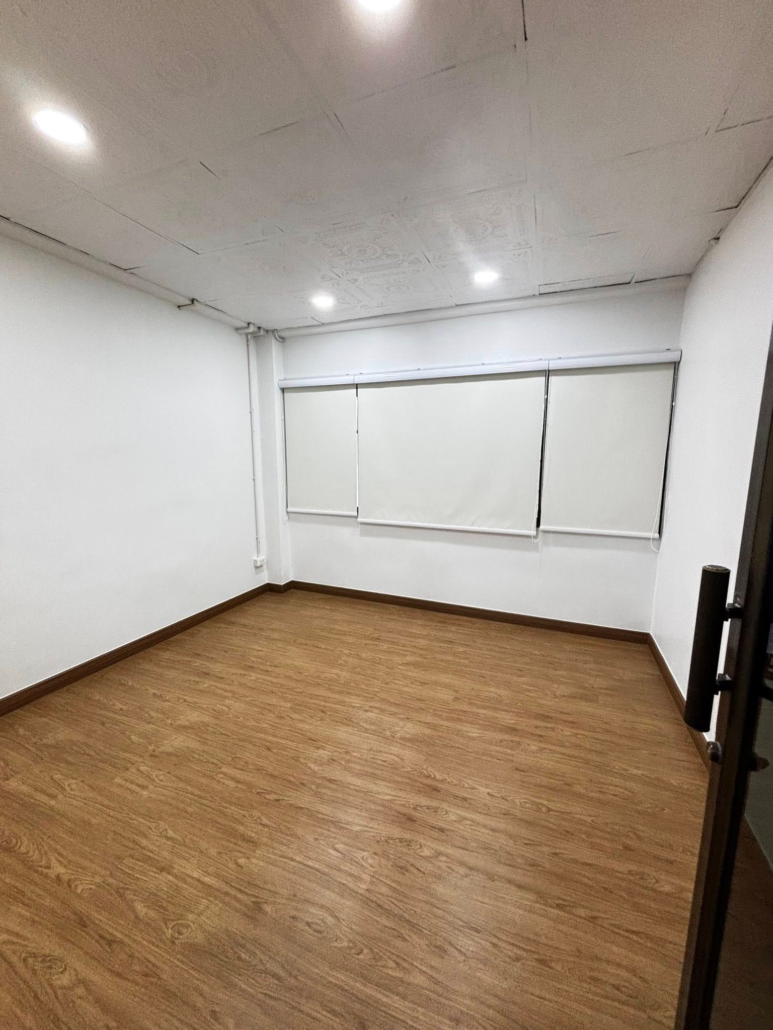 5 卧室 独立房屋 出租 在  - Image 1