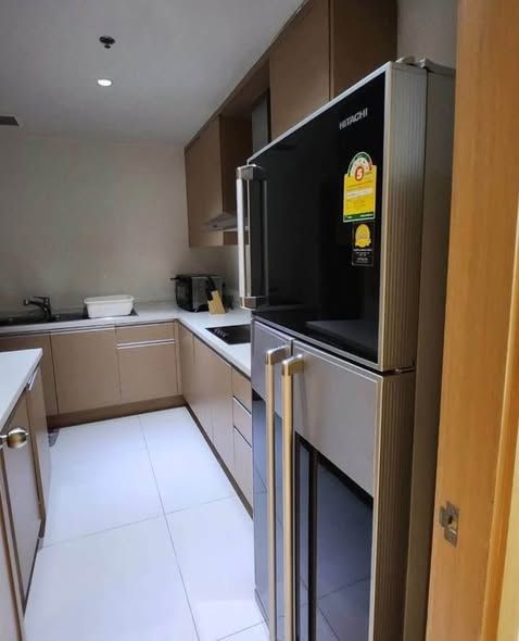 The Empire Place - Image 8