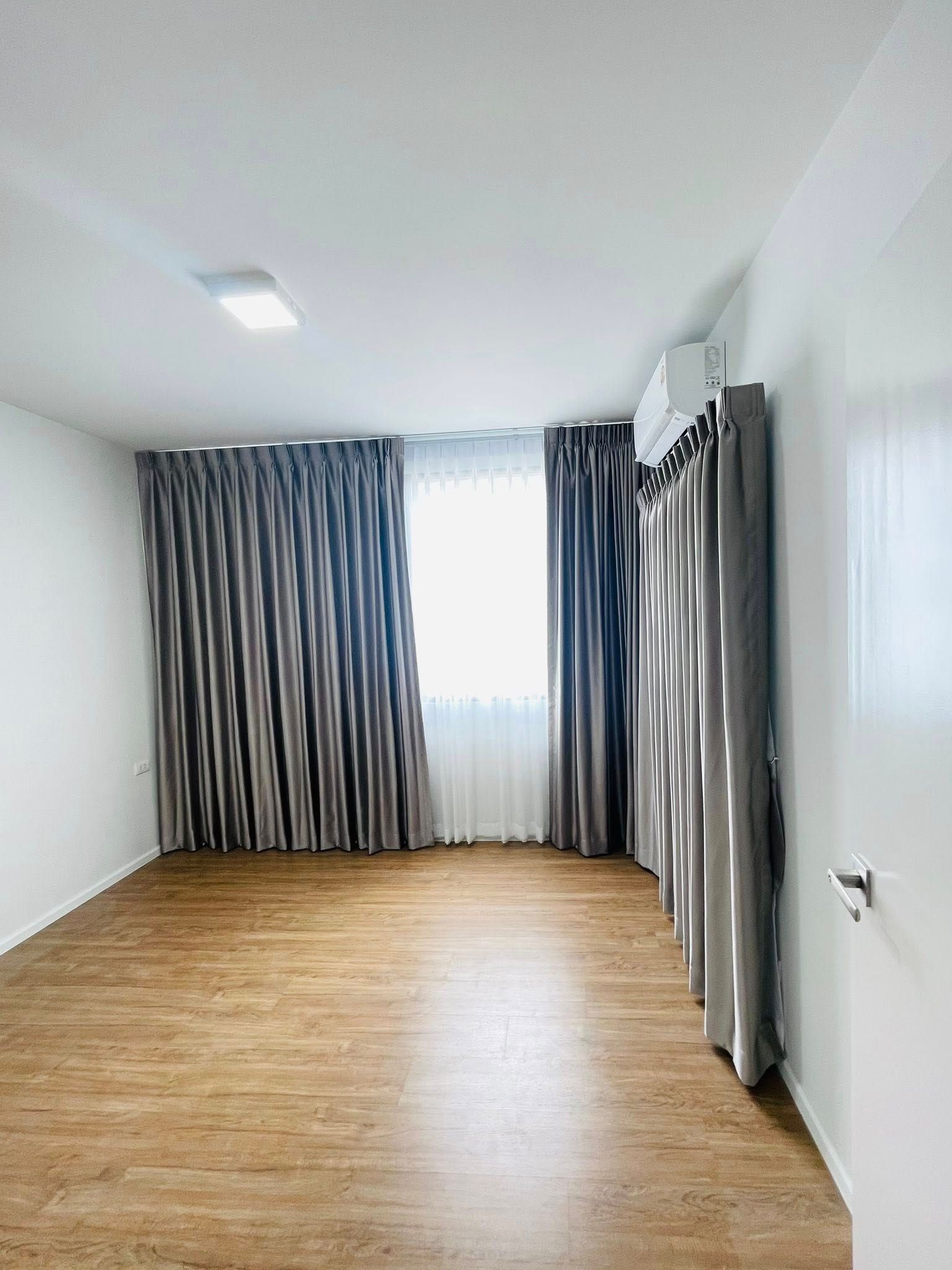 3 卧室 联排别墅 出租 在  - Image 14